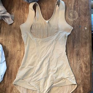 Maidenform body shaper